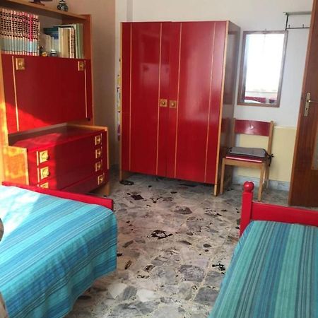 A Due Passi Dal Mare Apartamento Vallecrosia Exterior foto
