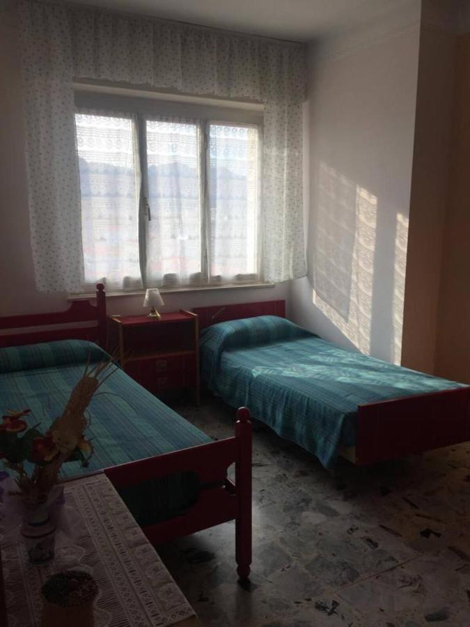 A Due Passi Dal Mare Apartamento Vallecrosia Exterior foto